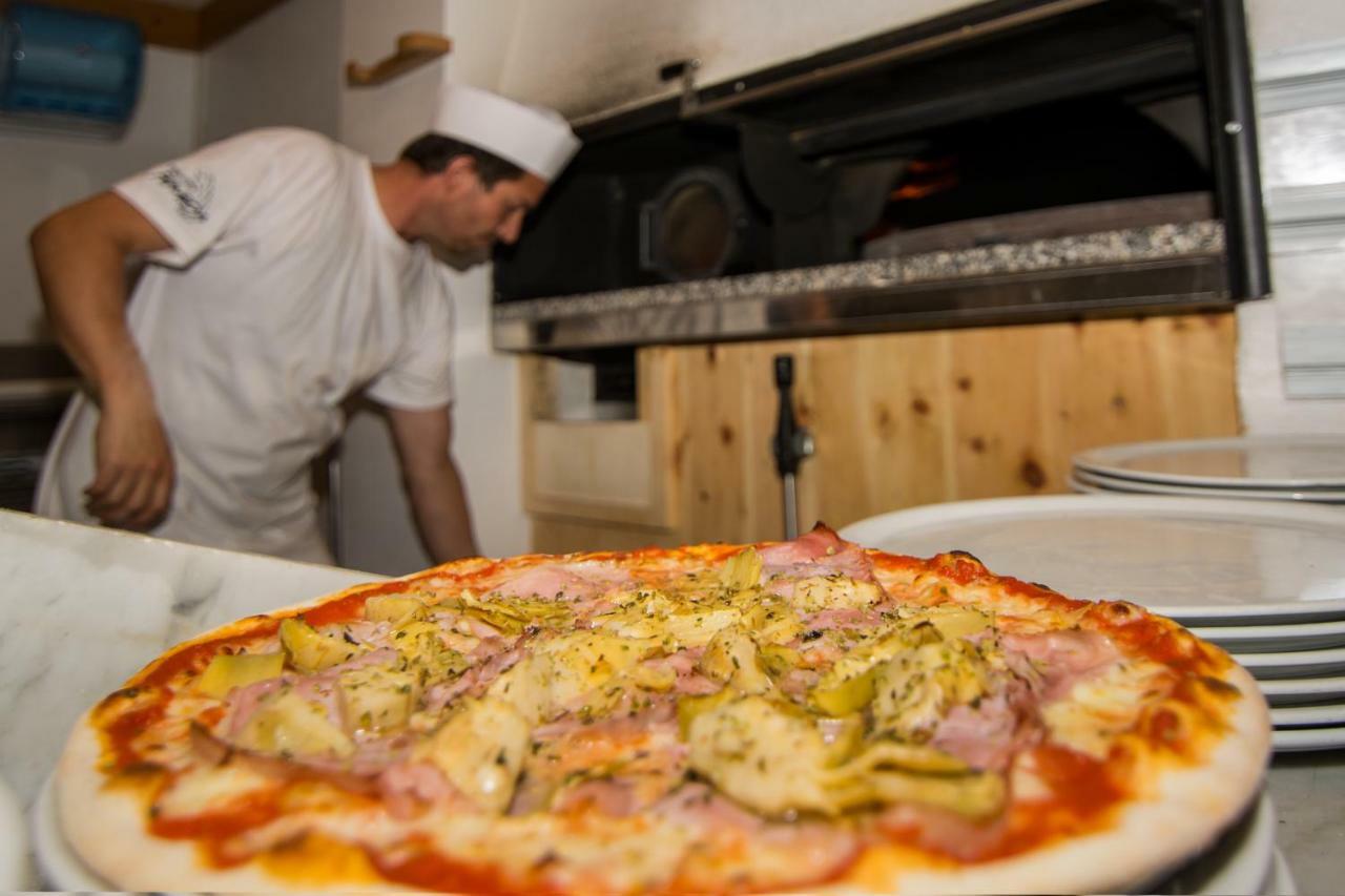 Rifugio Fermeda Hutte Pensionat Santa Cristina Val Gardena Eksteriør billede