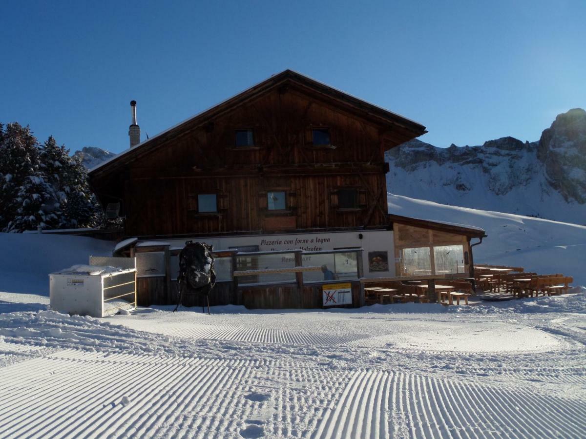 Rifugio Fermeda Hutte Pensionat Santa Cristina Val Gardena Eksteriør billede